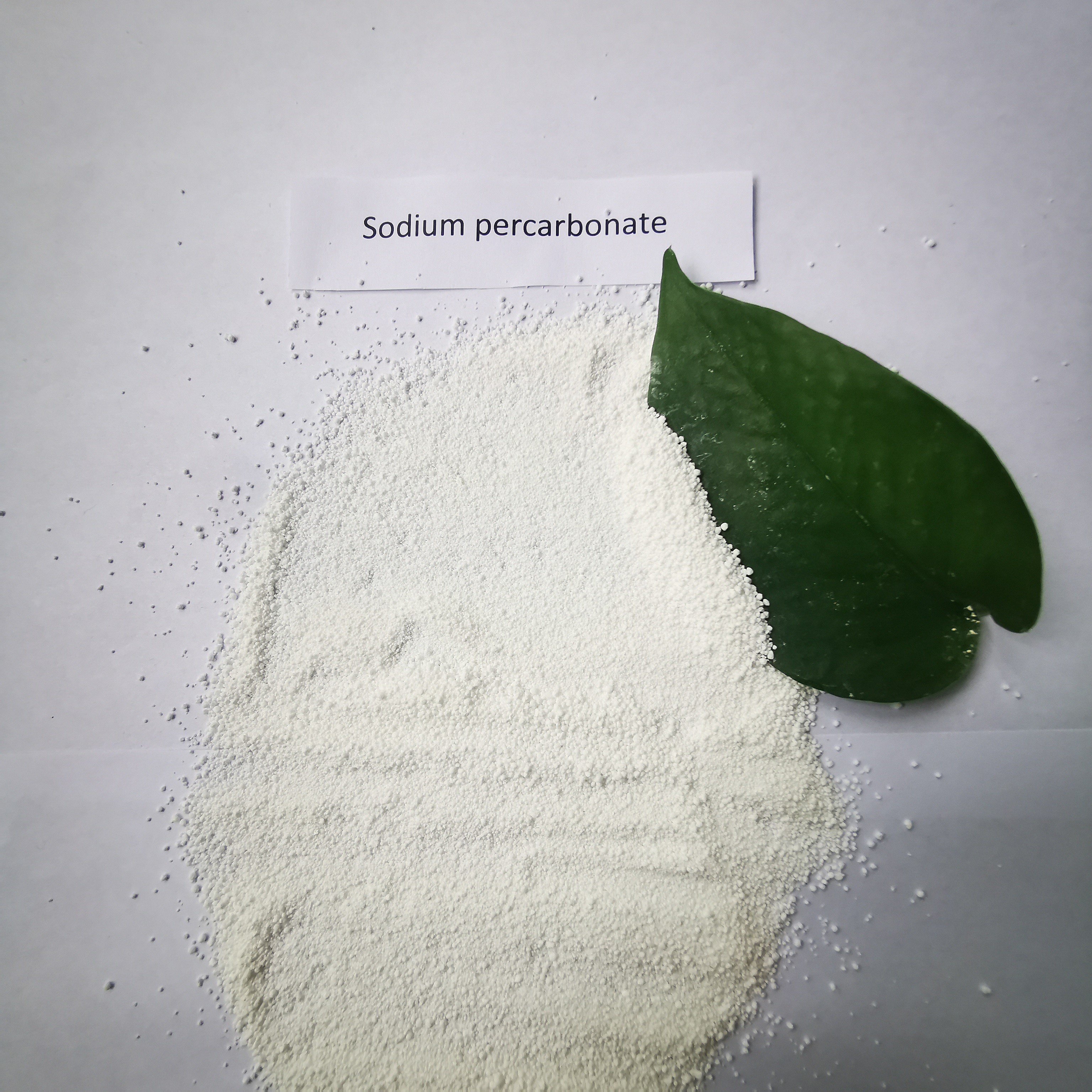 أبيض كربونات الصوديوم بيروكسي هيدرات ، مسحوق شكل بيروكسيد الهيدروجين SPC